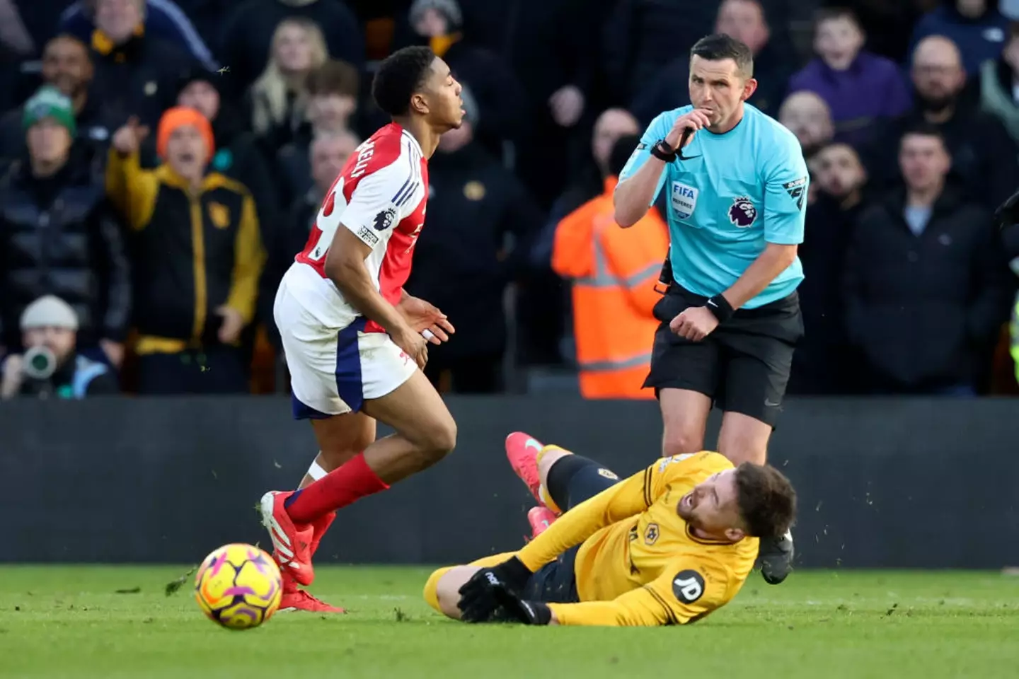 Myles Lewis-Skelly was sent off for a challenge on Matt Doherty (Credit:Getty)