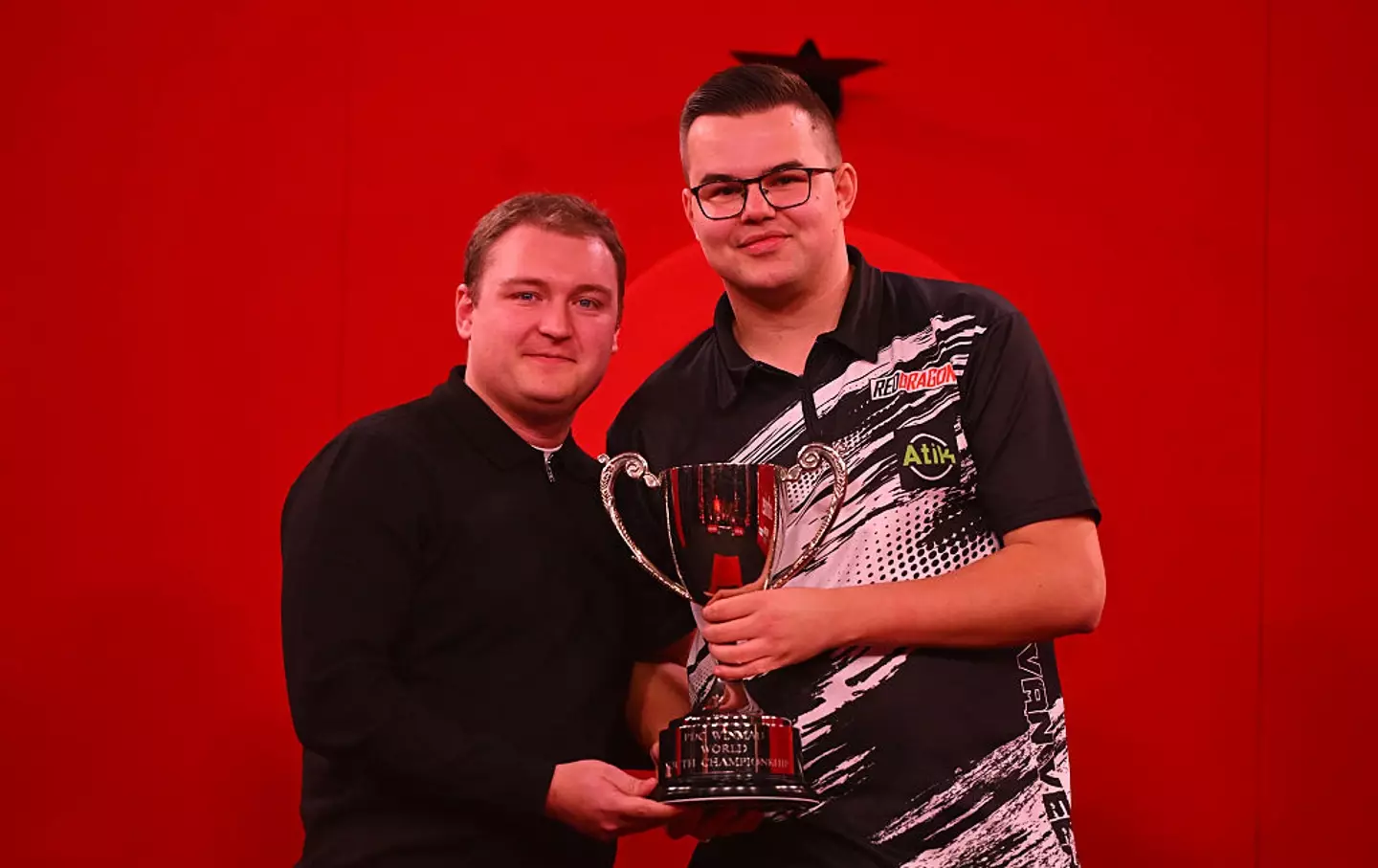 Gian van Veen won the 2025 World Youth Championship on Sunday, defeating Beau Greaves (Image: Getty)