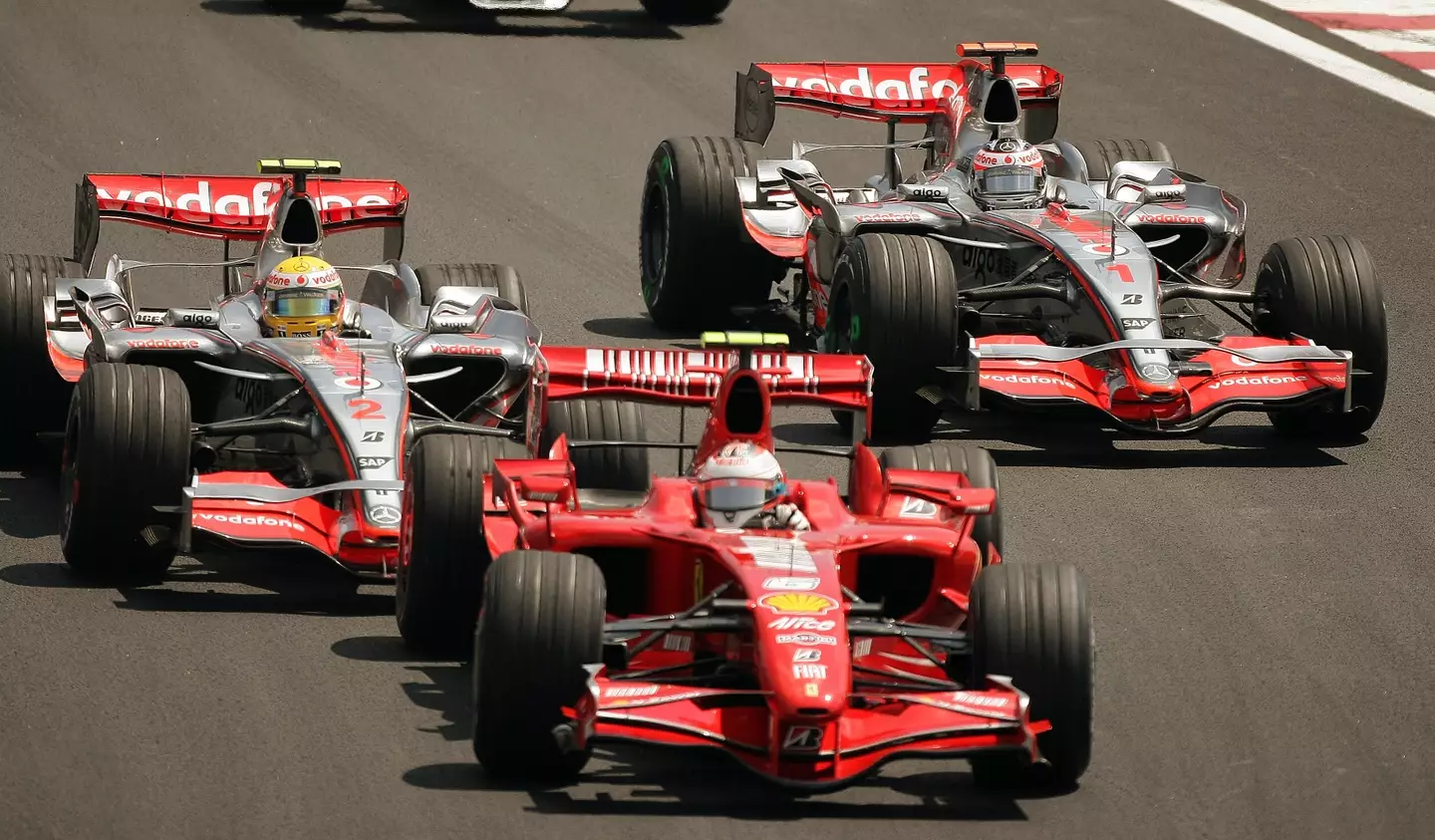 Kimi Raikkonen leading Lewis Hamilton and Fernando Alonso. Image: ANTONIO SCORZA / Staff via Getty