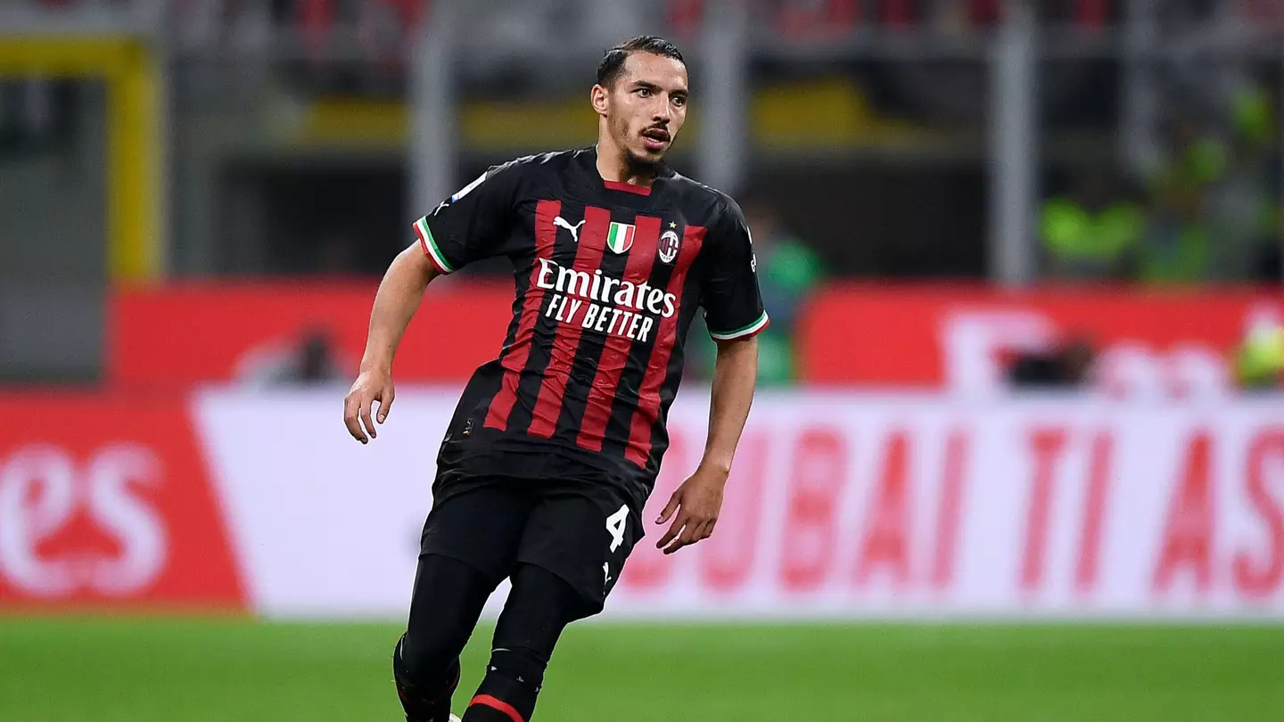 Several Italian sides, included AC Milan, have striped home kits. (Alamy)