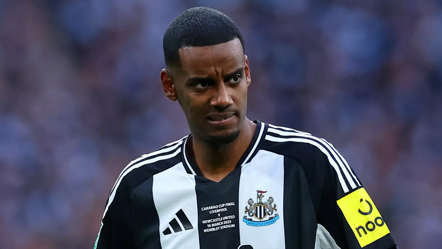 Liverpool prepared to use two players in outrageous swap deal for Alexander Isak and it'd strengthen Newcastle in problem position