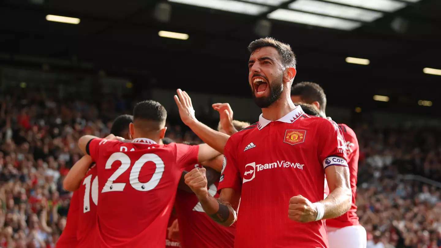 Bruno Fernandes celebrates Antony's opening goal against Arsenal. (Man Utd)