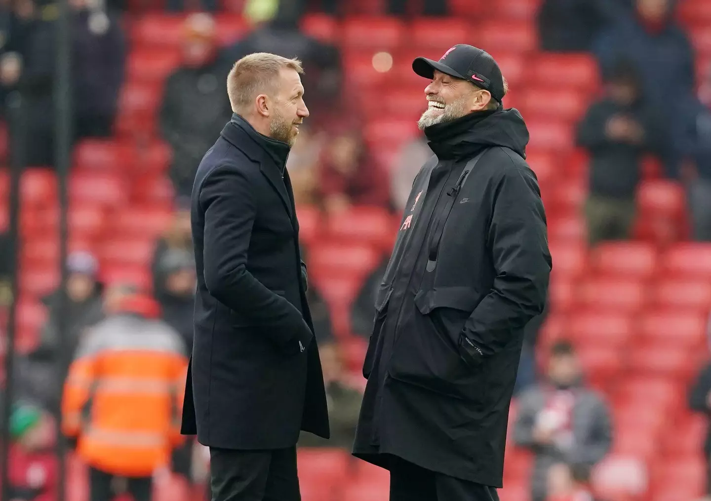 Klopp in conversation with Chelsea manager Graham Potter. (Image