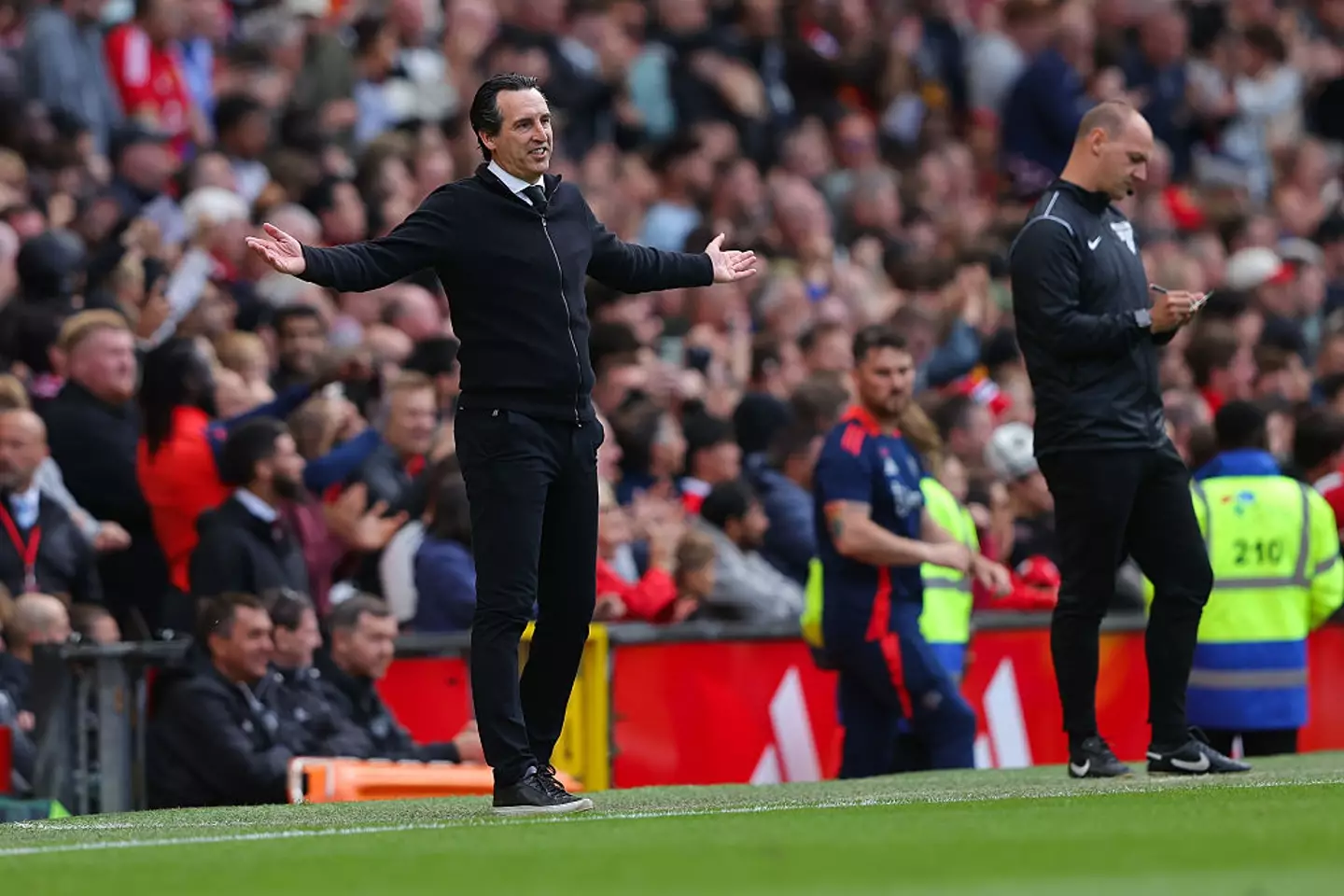 Unai Emery is of interest to Man Utd (Credit:Getty)