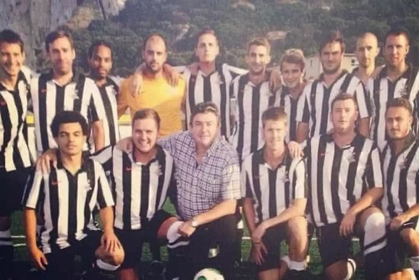 El equipo Magpies de Bruno, que era muy joven en los primeros días. Crédito de la imagen: Lewis Perry.