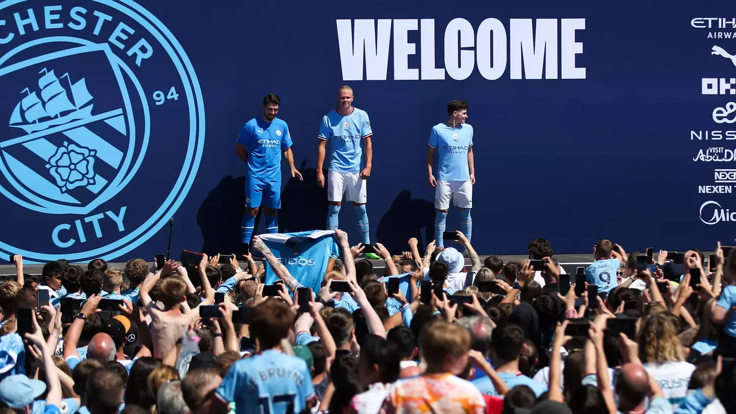 Erling Haaland, Stefan Ortega, and Julian Alvarez meet Manchester City fans. Sportimage / Alamy