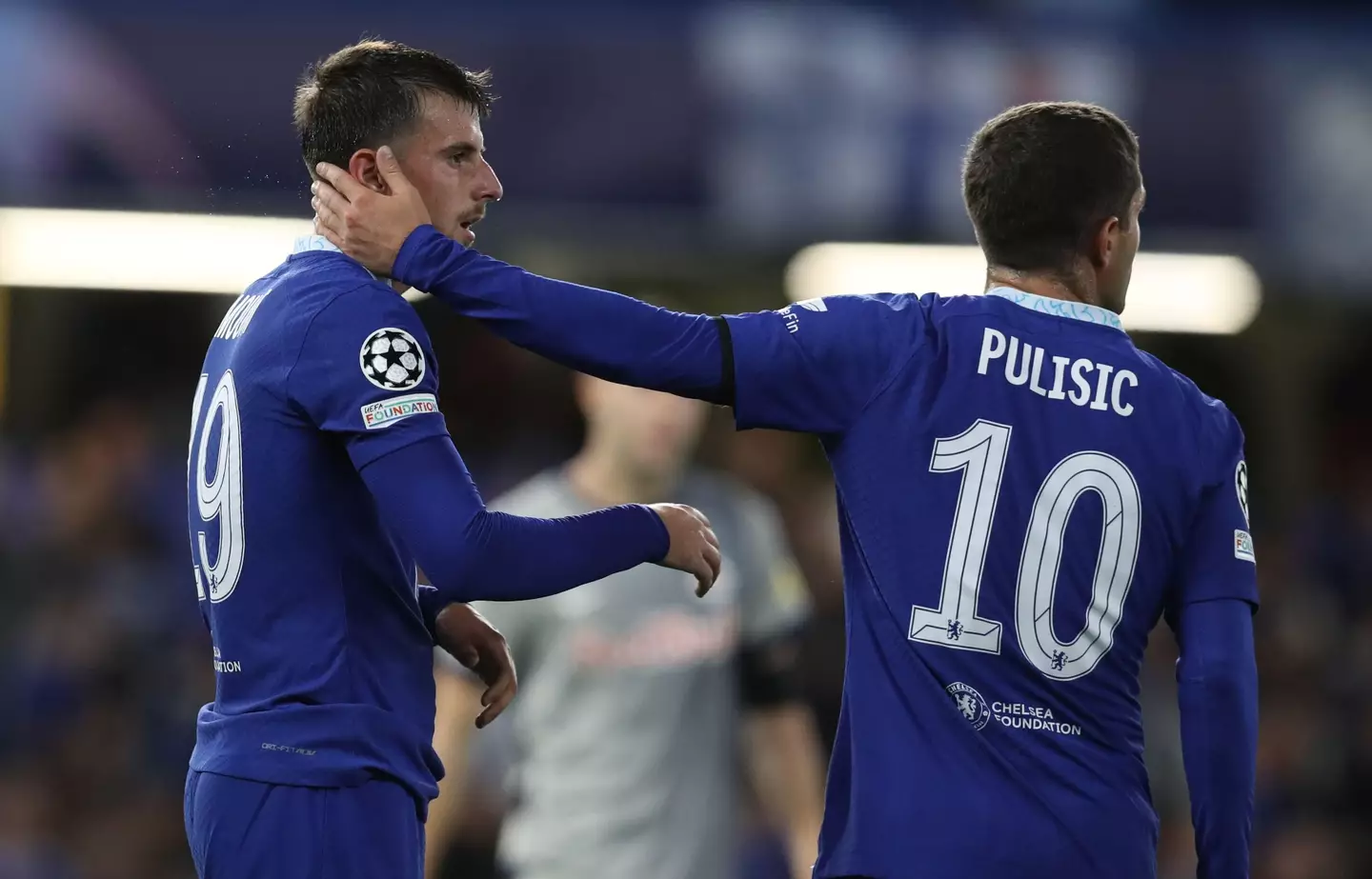 Mason Mount and Christian Pulisic in action for Chelsea. Image: Alamy