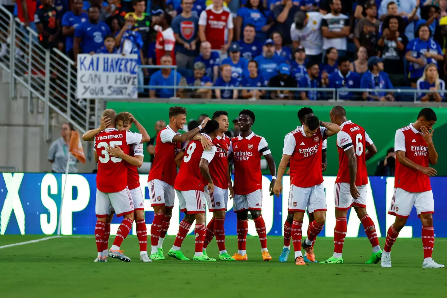 Arsenal teammates celebrate a goal during the game between Chelsea and Arsenal. (Alamy)
