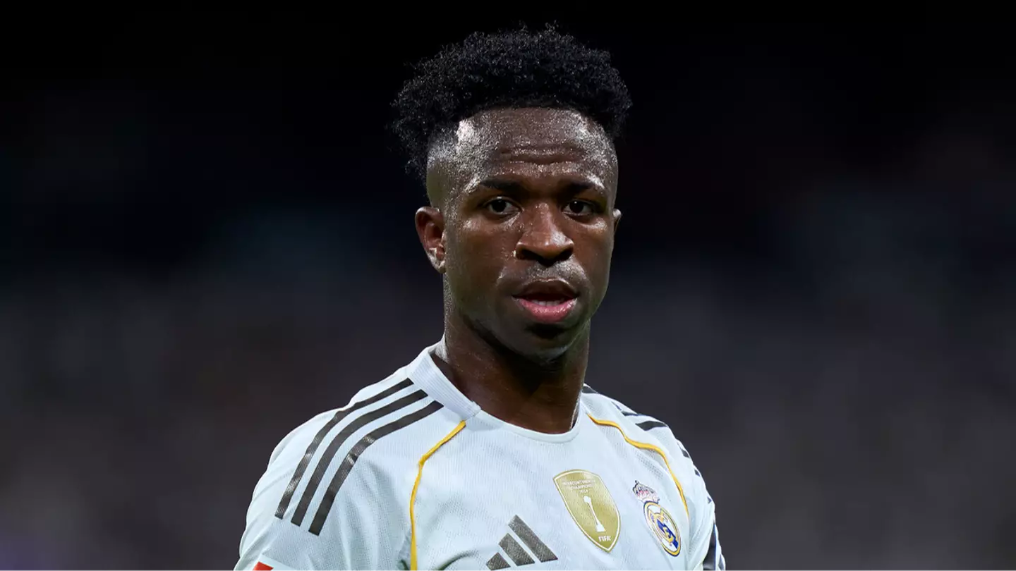 Vinicius Jr Issues Public Apology to Girlfriend After 'Disappointing Her'