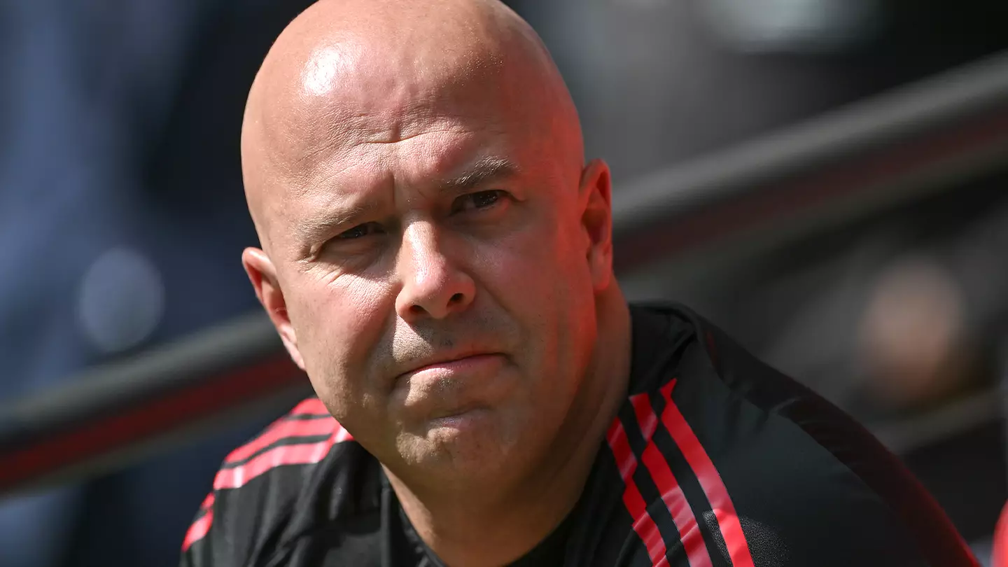 Liverpool fans convinced club are set to make blockbuster signing as private flight tracked to UK