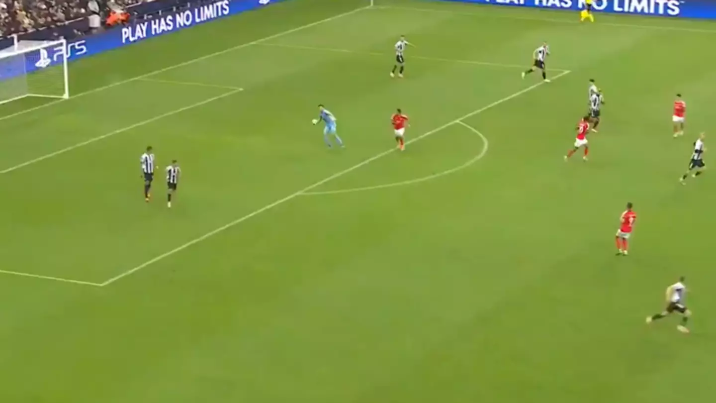 Nick Pope Leaves Newcastle Crowd in Awe After Producing Incredible Assist