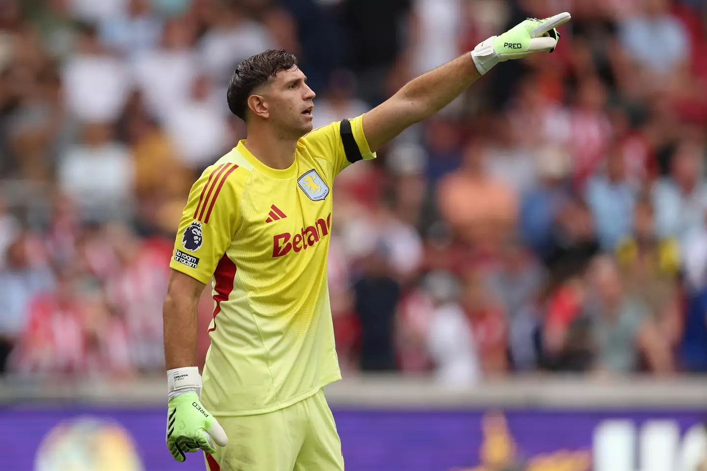Manchester United are interested in signing Emiliano Martínez. Image: Getty