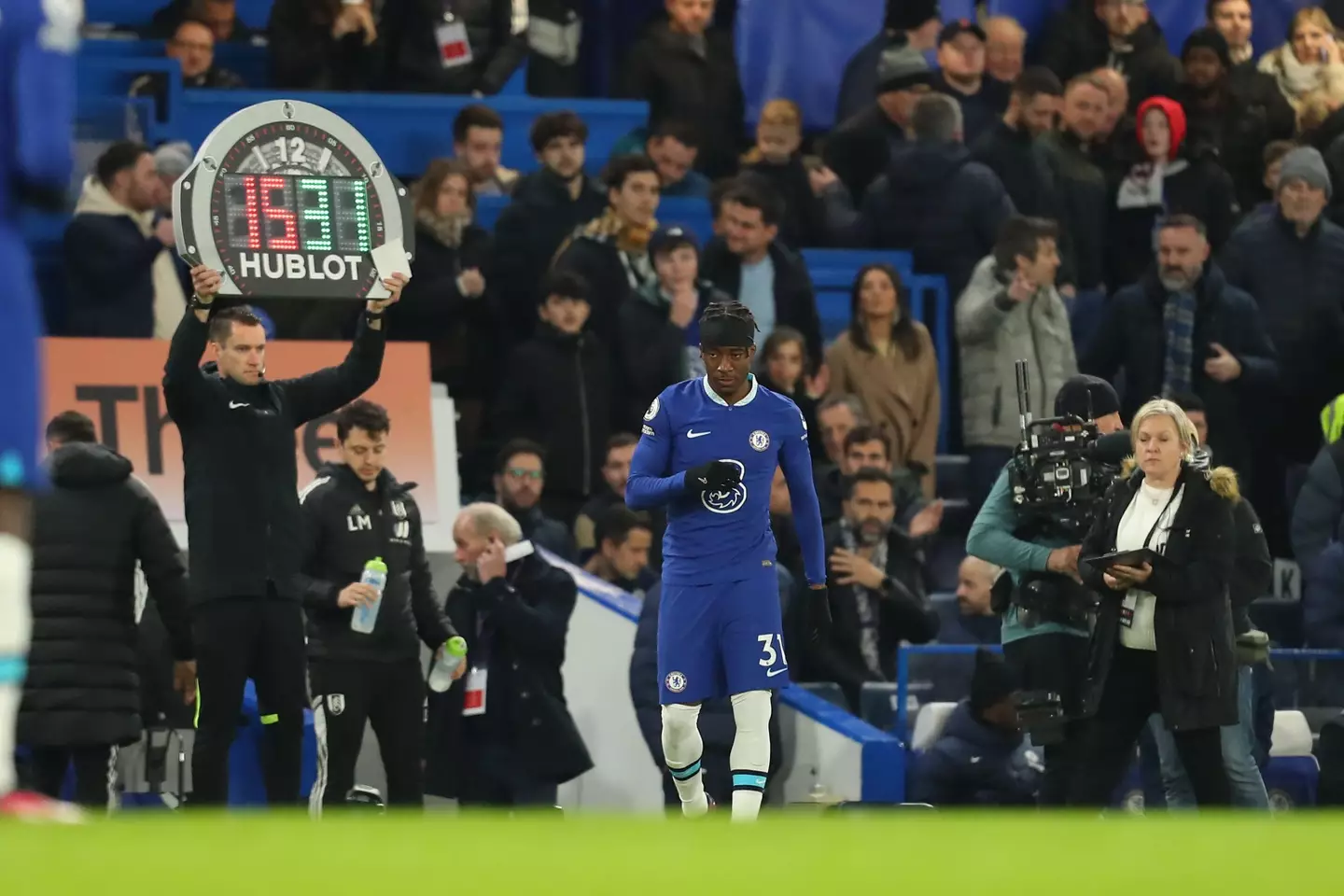 Madueke reaplced Mudryk for the second half. (Image