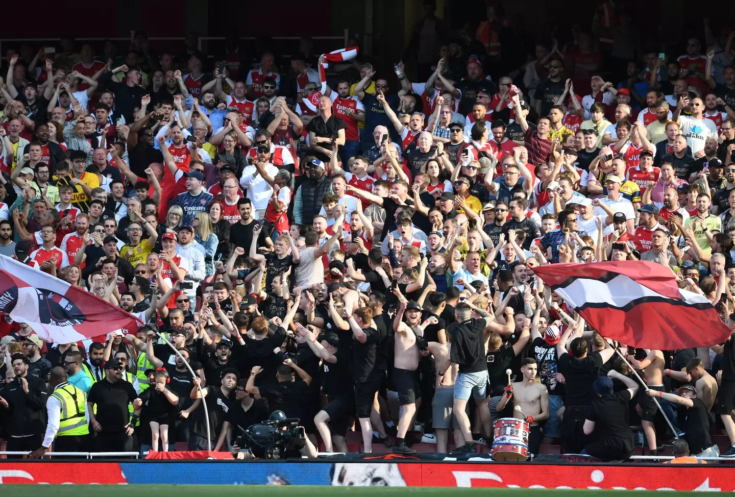 Silva believes the fans can help bring trophies to the Emirates. Image: Getty