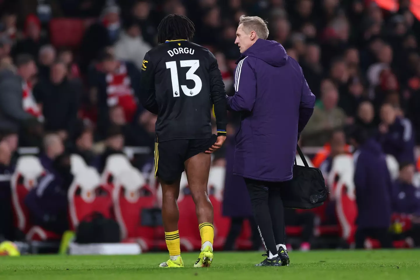 Patrick Dorgu was forced off in the second-half of Manchester United's game against Arsenal. Image: Getty