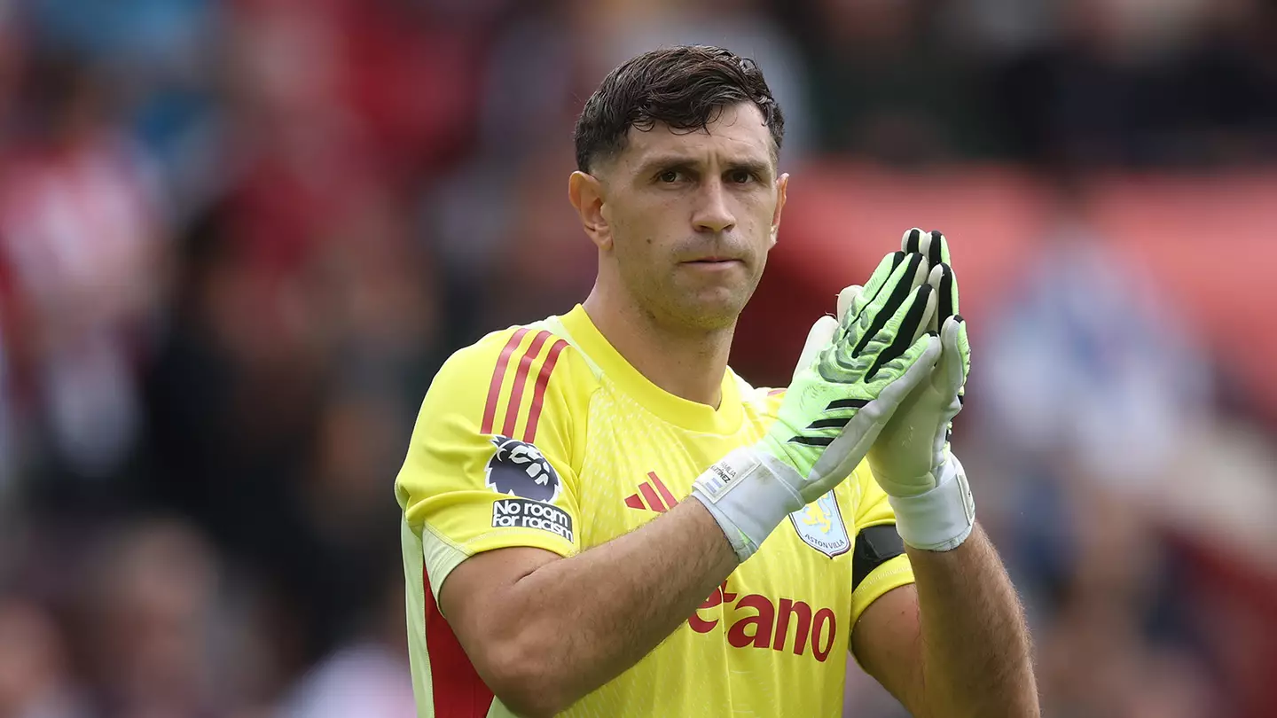 Man Utd 'planning' swap deal to sign Emi Martinez from Aston Villa that will benefit both clubs