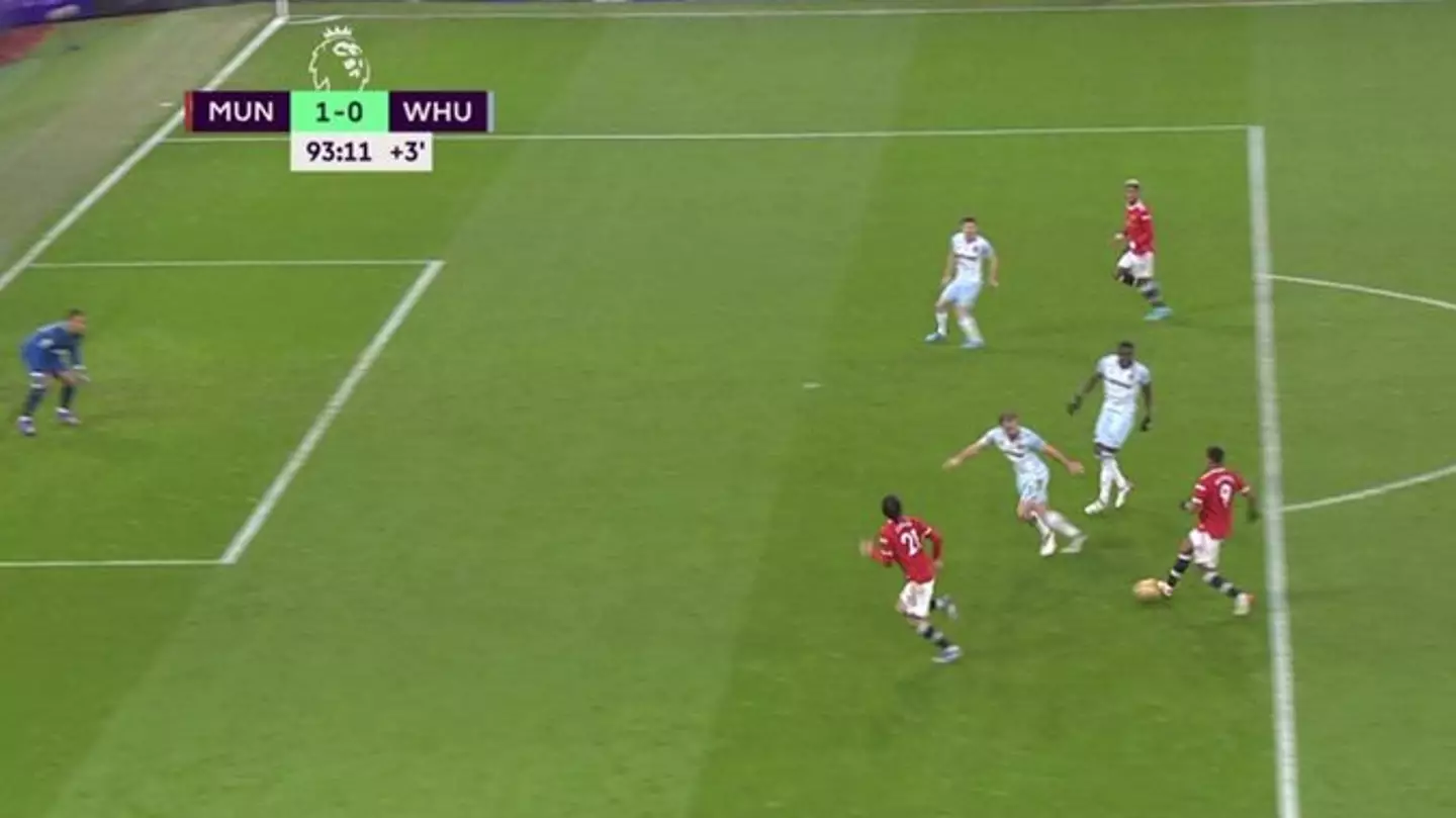 VAR Controversy As Fans Think Edinson Cavani Was Clearly Offside For Marcus Rashford's Last-Gasp Winner