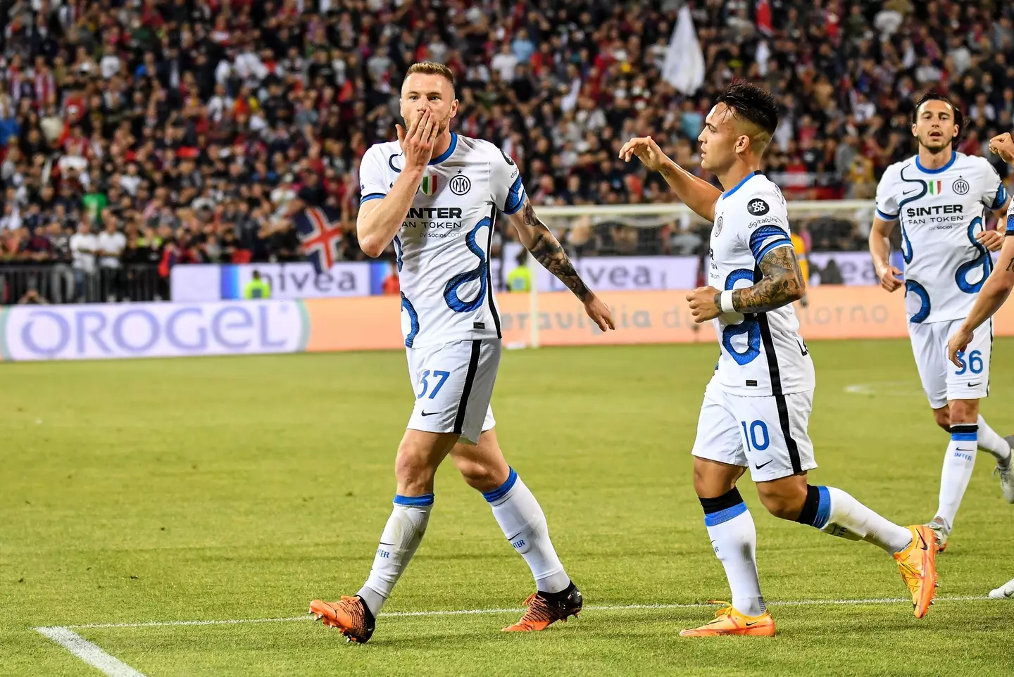 Milan Skriniar celebrates his goal for Inter Milan against Cagliari. (Alamy)