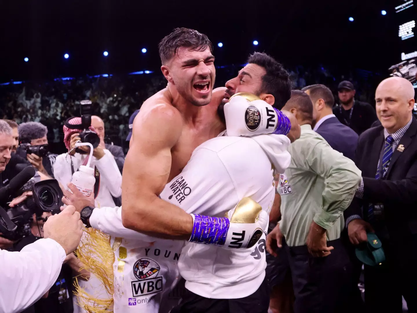 Tommy Fury celebrates his win over Jake Paul. Image: Alamy 