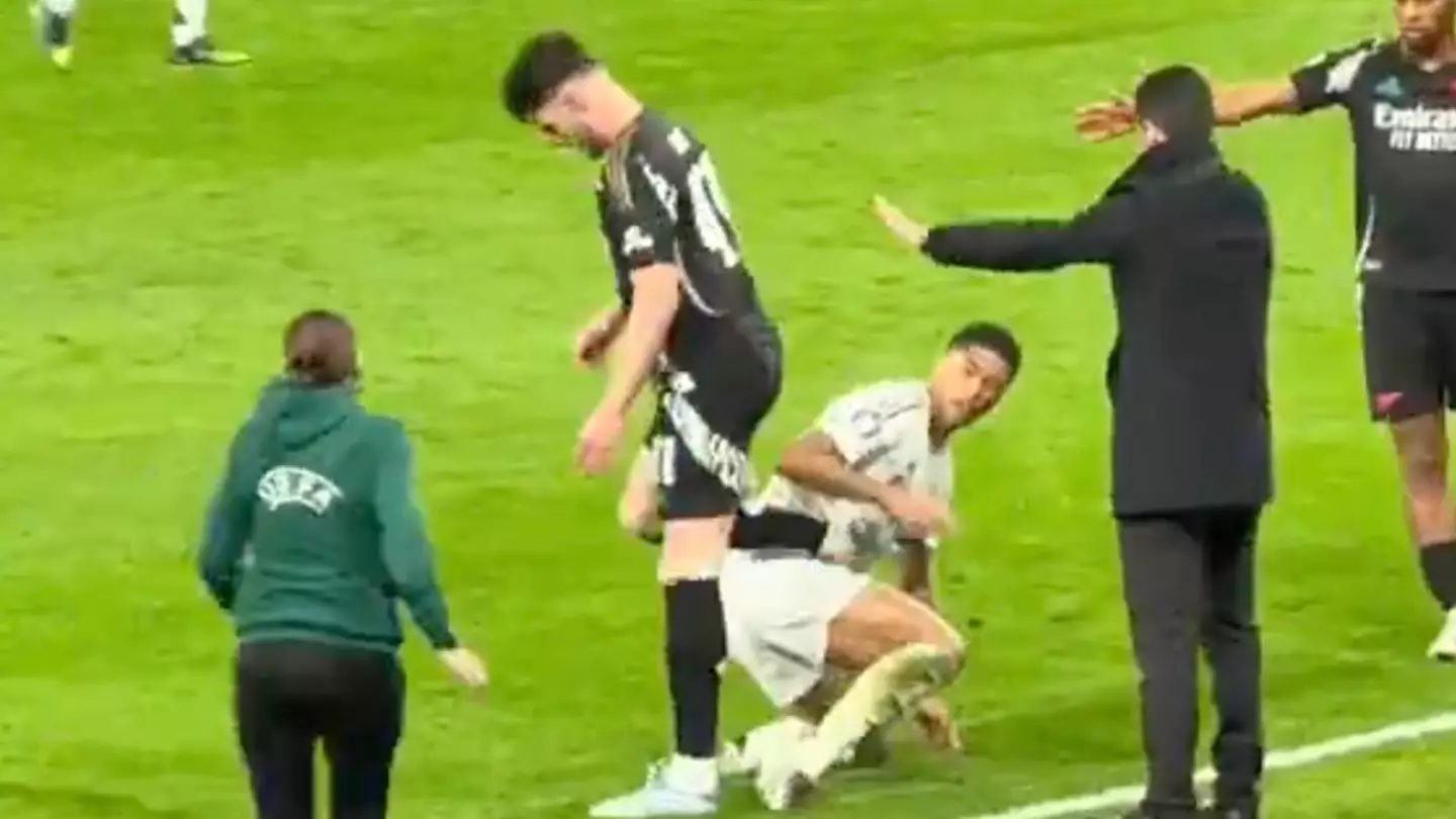 Fans turn on Jude Bellingham after spotting what he did to Declan Rice as new footage emerges