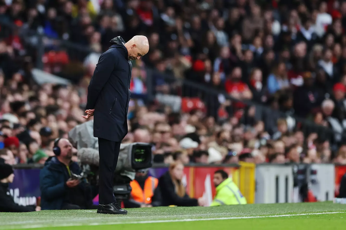 Erik ten Hag cuts a frustrated figure on the touchline. Image: Getty