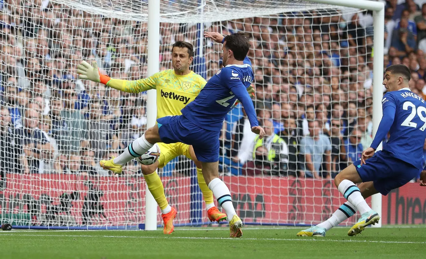 Ben Chilwell scoring the equaliser against West Ham. (Alamy)