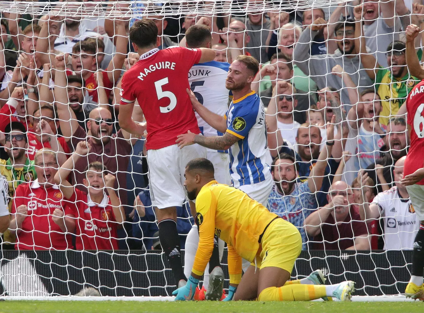 Alexis Mac Allister against Manchester United. (Alamy)