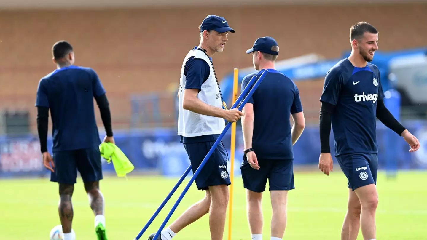 Thomas Tuchel moving the sticks in Chelsea training. (Chelsea FC)