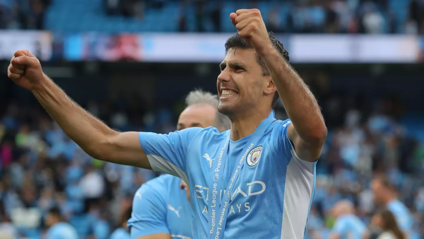 Rodri celebrates winning the 2021/22 Premier League title
