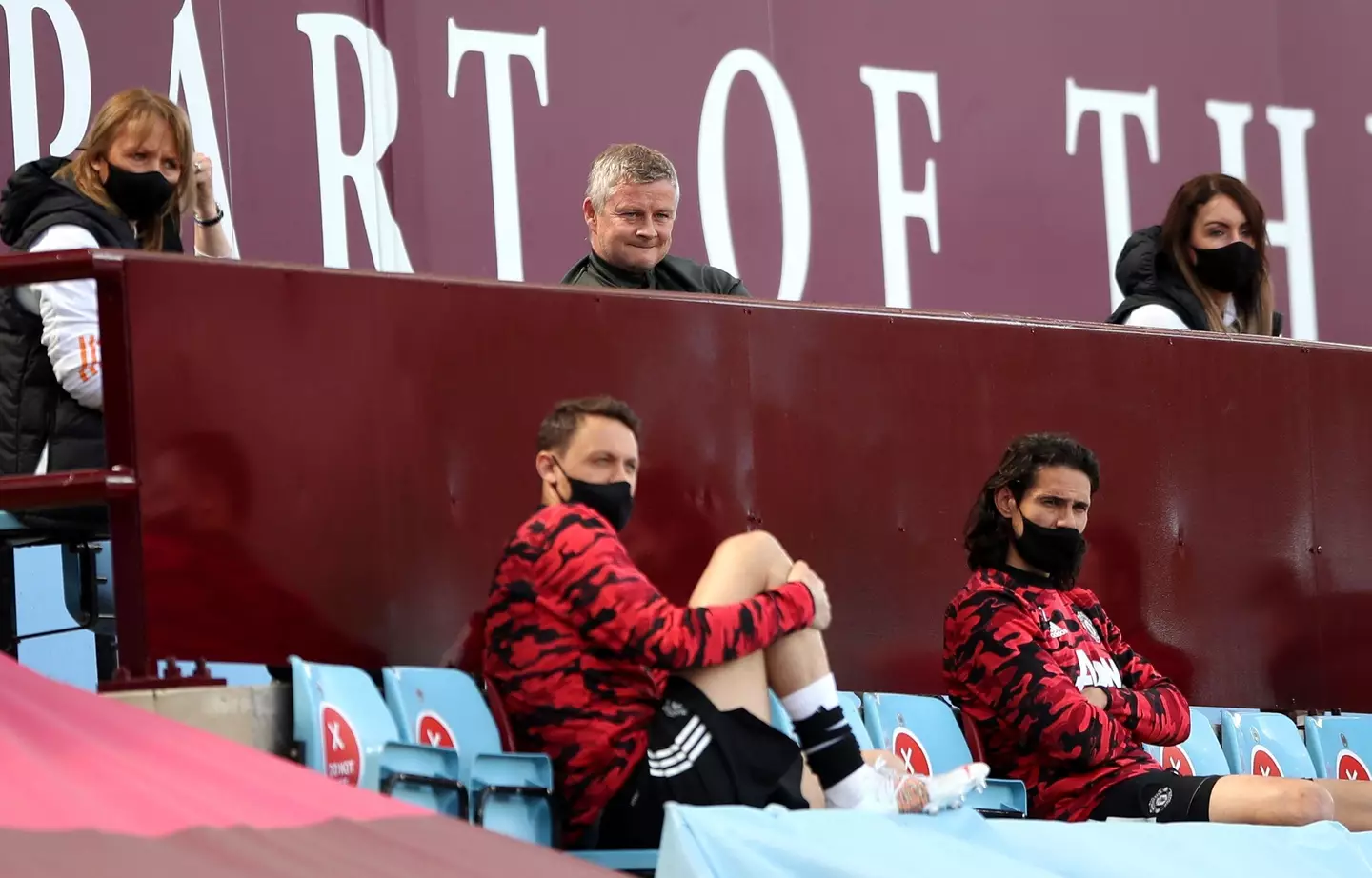 The departing Nemanja Matic and Edinson Cavani on the bench for Manchester United. (Alamy)
