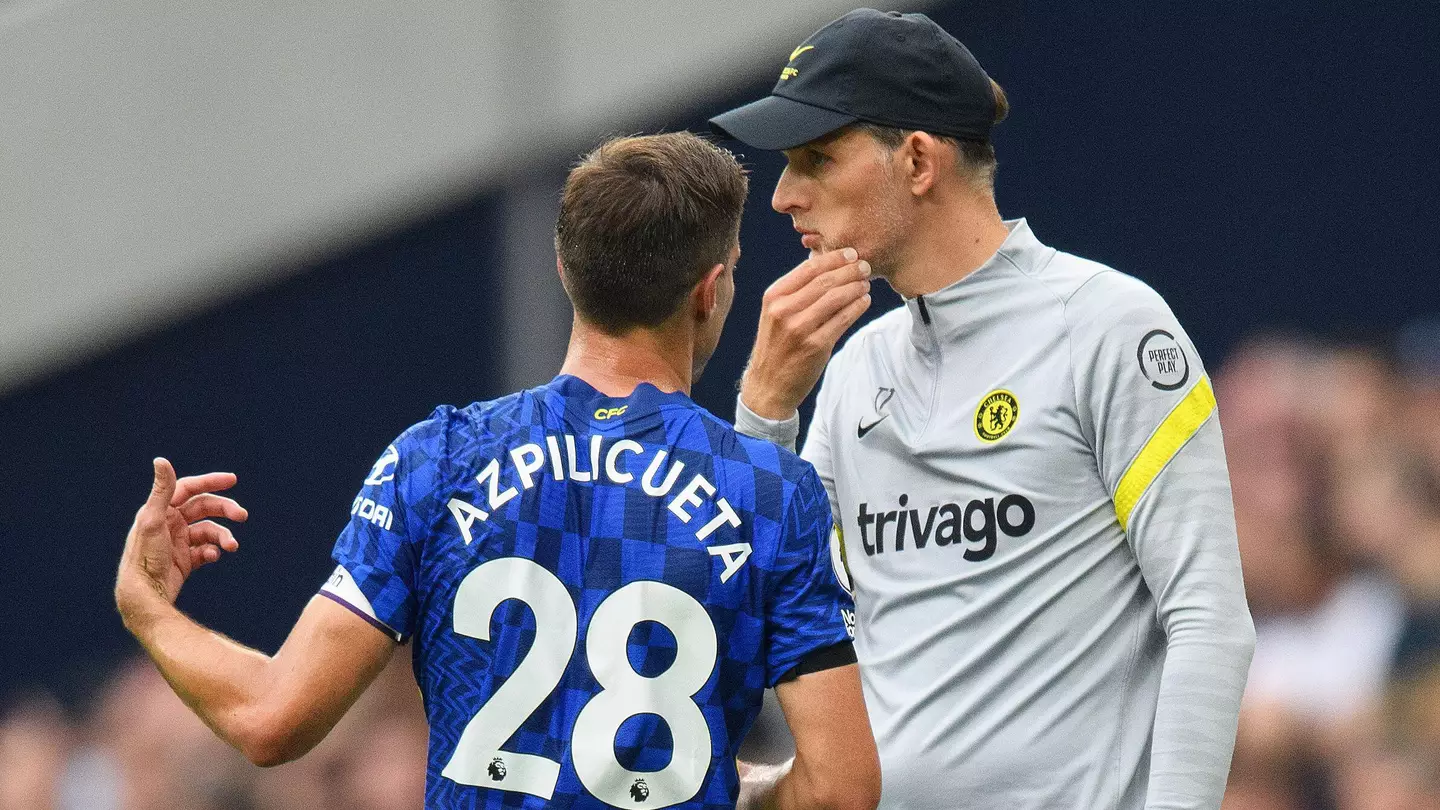 Chelsea boss Thomas Tuchel in talks with Cesar Azpilicueta. (Alamy)