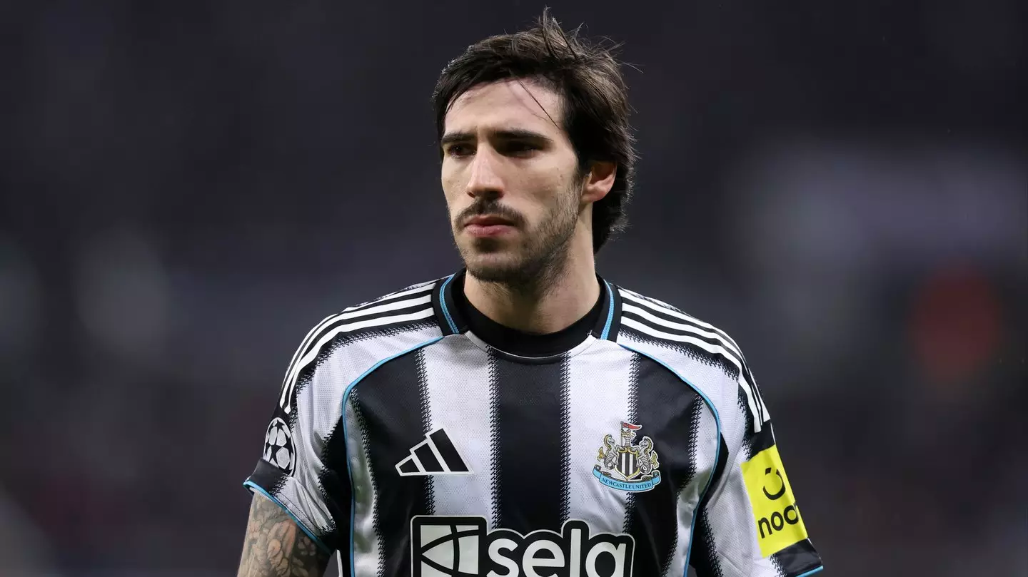 Premier League Giants Launch Late Bid For Sandro Tonali With Hours Left in Window