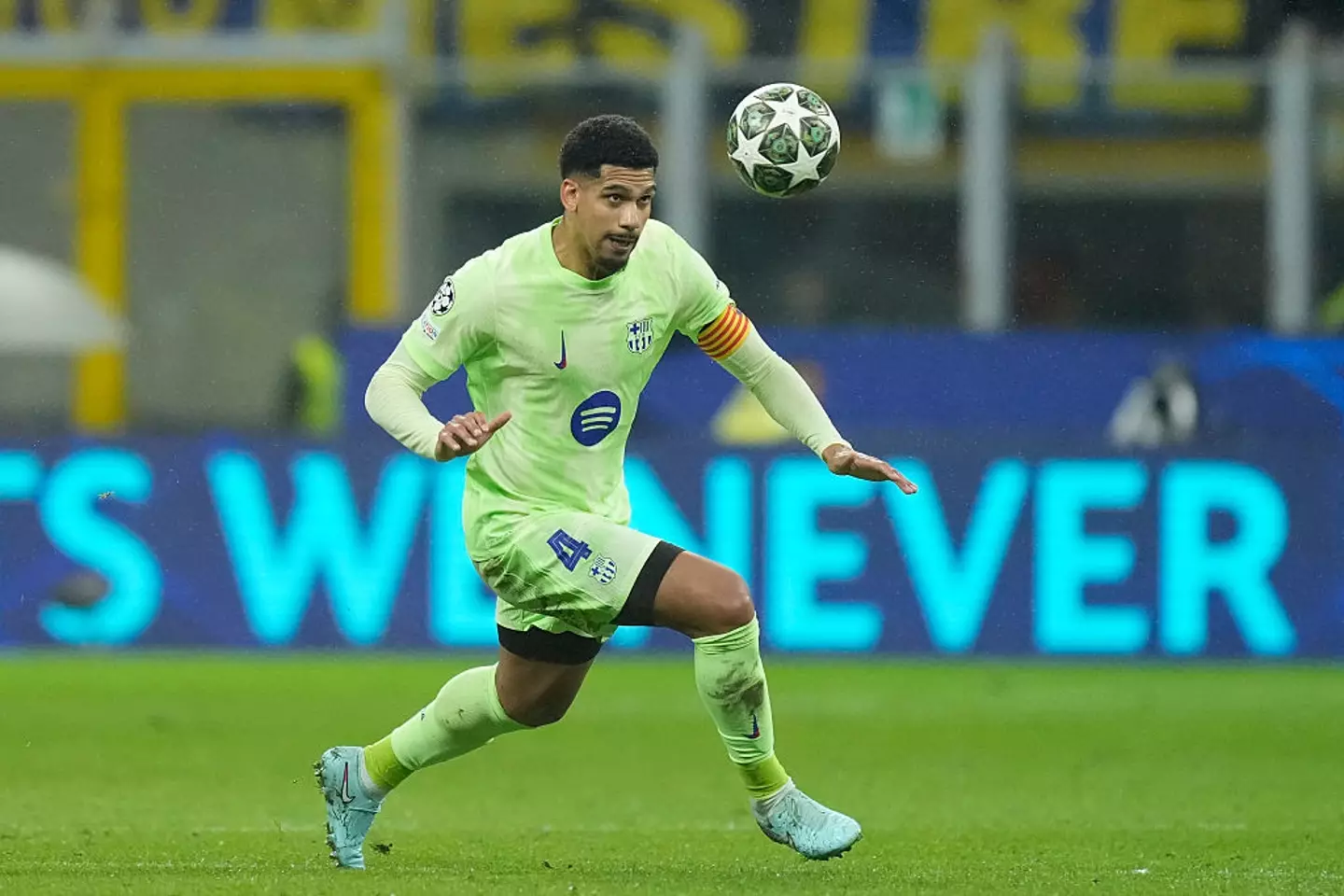 Ronald Araujo failed to impress for Barcelona during the Champions League clash with Inter Milan. (Image: Getty)