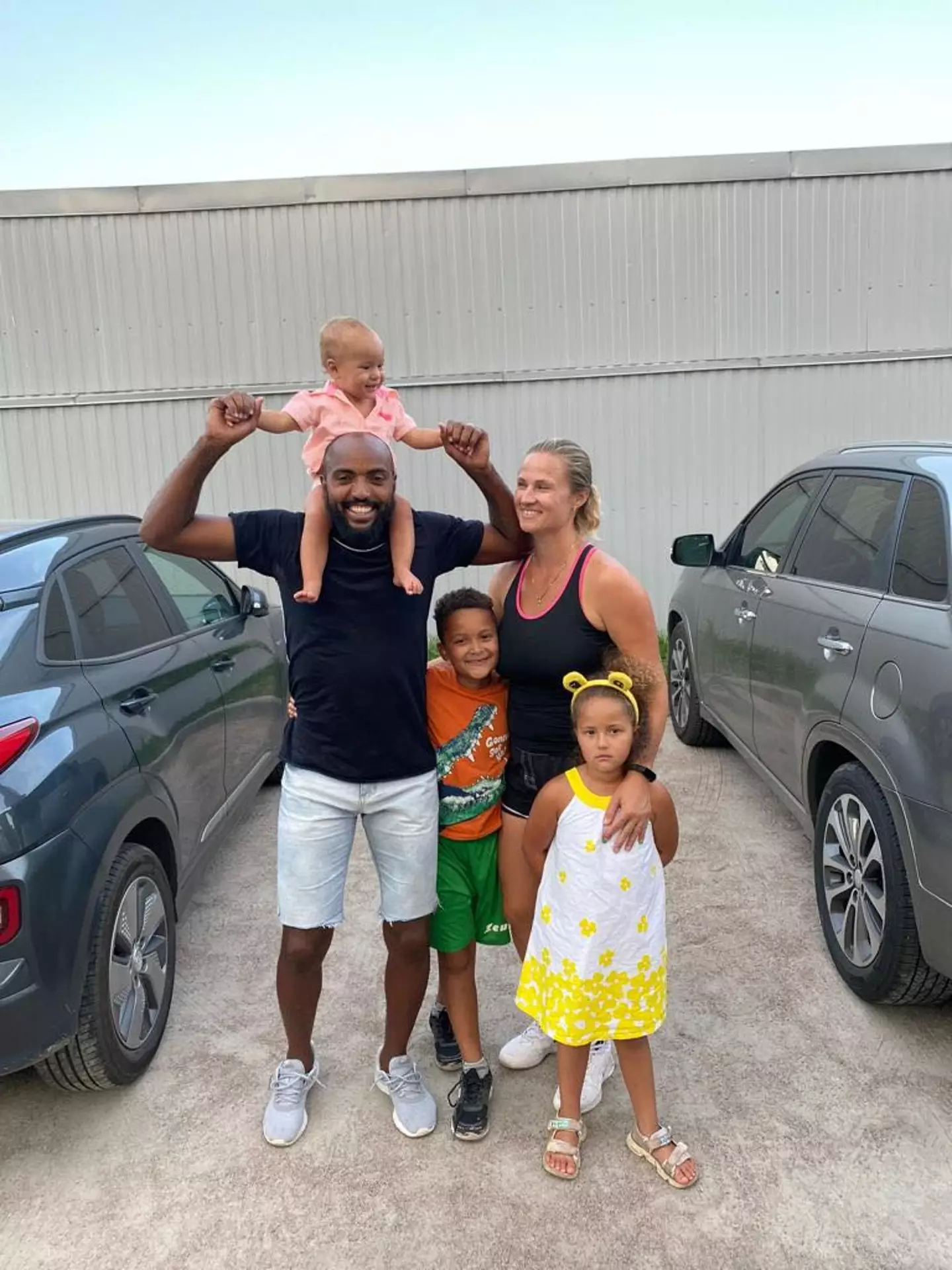 Nivaldo, his family and the Kia Sorento that took them to the border.