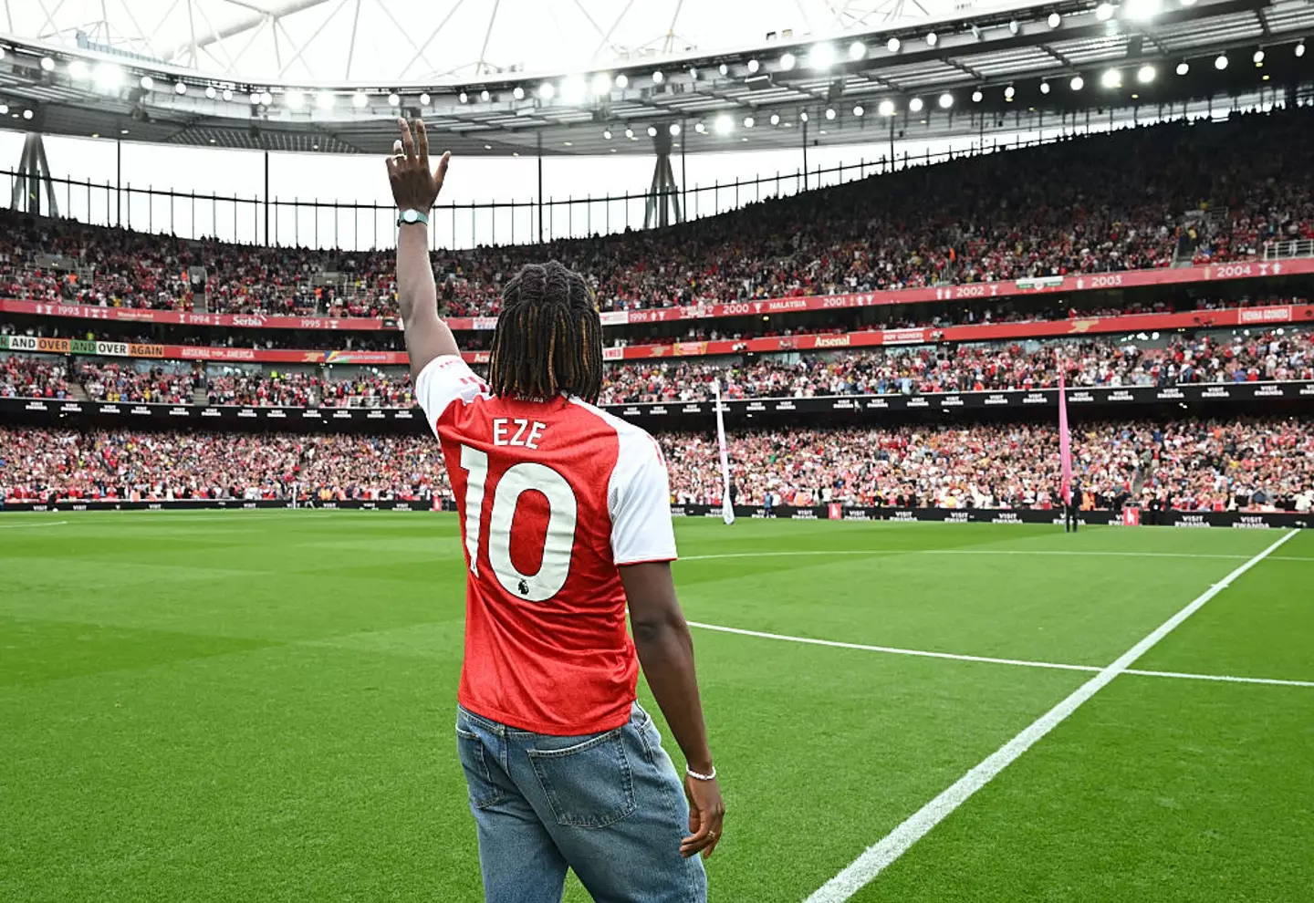 Eberechi Eze was unveiled as a new Arsenal player ahead of the 5-0 win over Leeds. (Image: David Price/Arsenal FC via Getty Images)