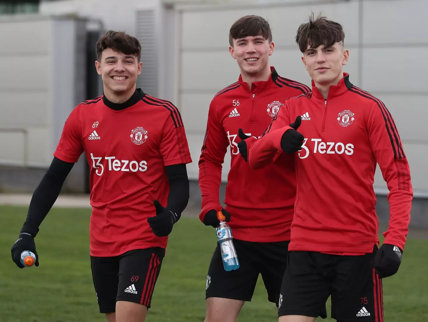 Alejandro Garnacho in Manchester United training with Charlie McNeill and Marc Jurado |