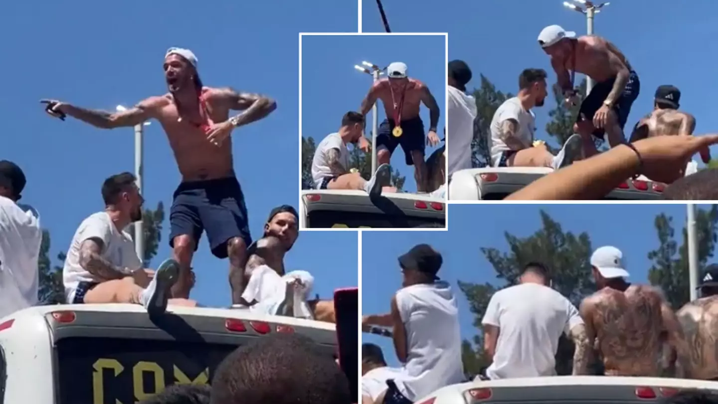 Rodrigo de Paul sat down immediately after being told off by Lionel Messi