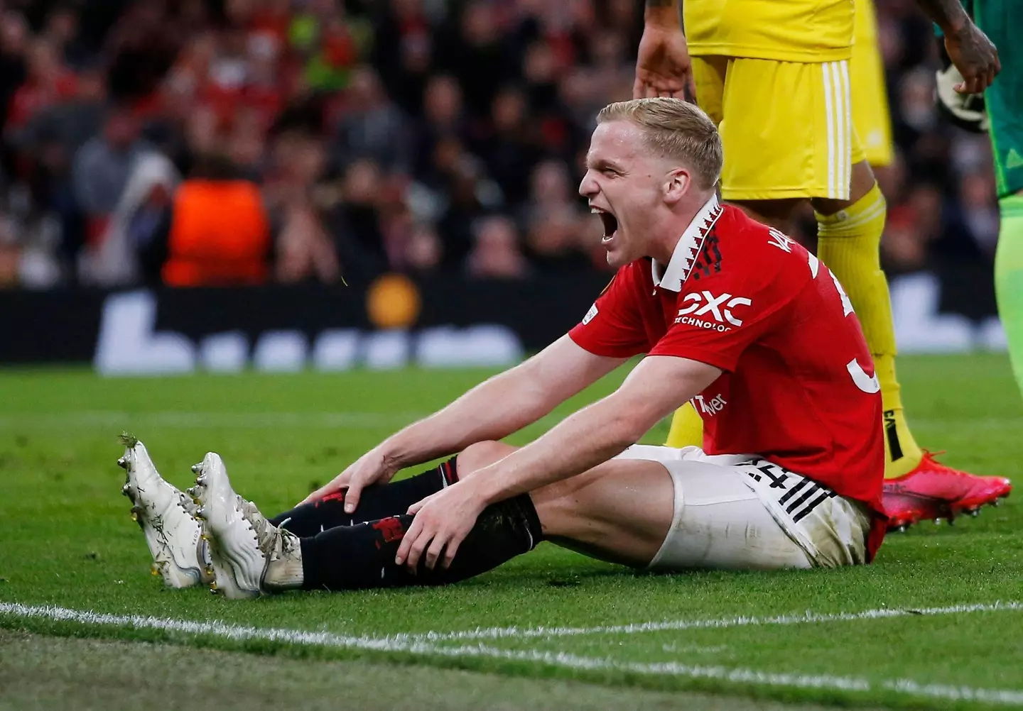 Van de Beek was making his second Premier League start of the season. (Image