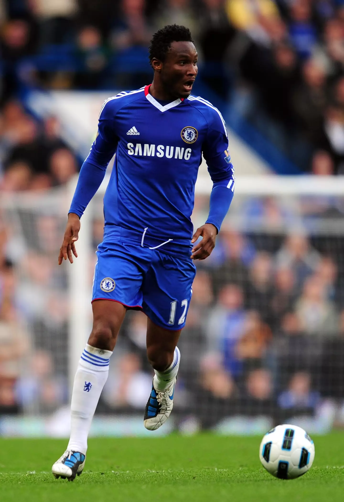 John Obi Mikel on the ball for Chelsea against Arsenal. (Alamy)