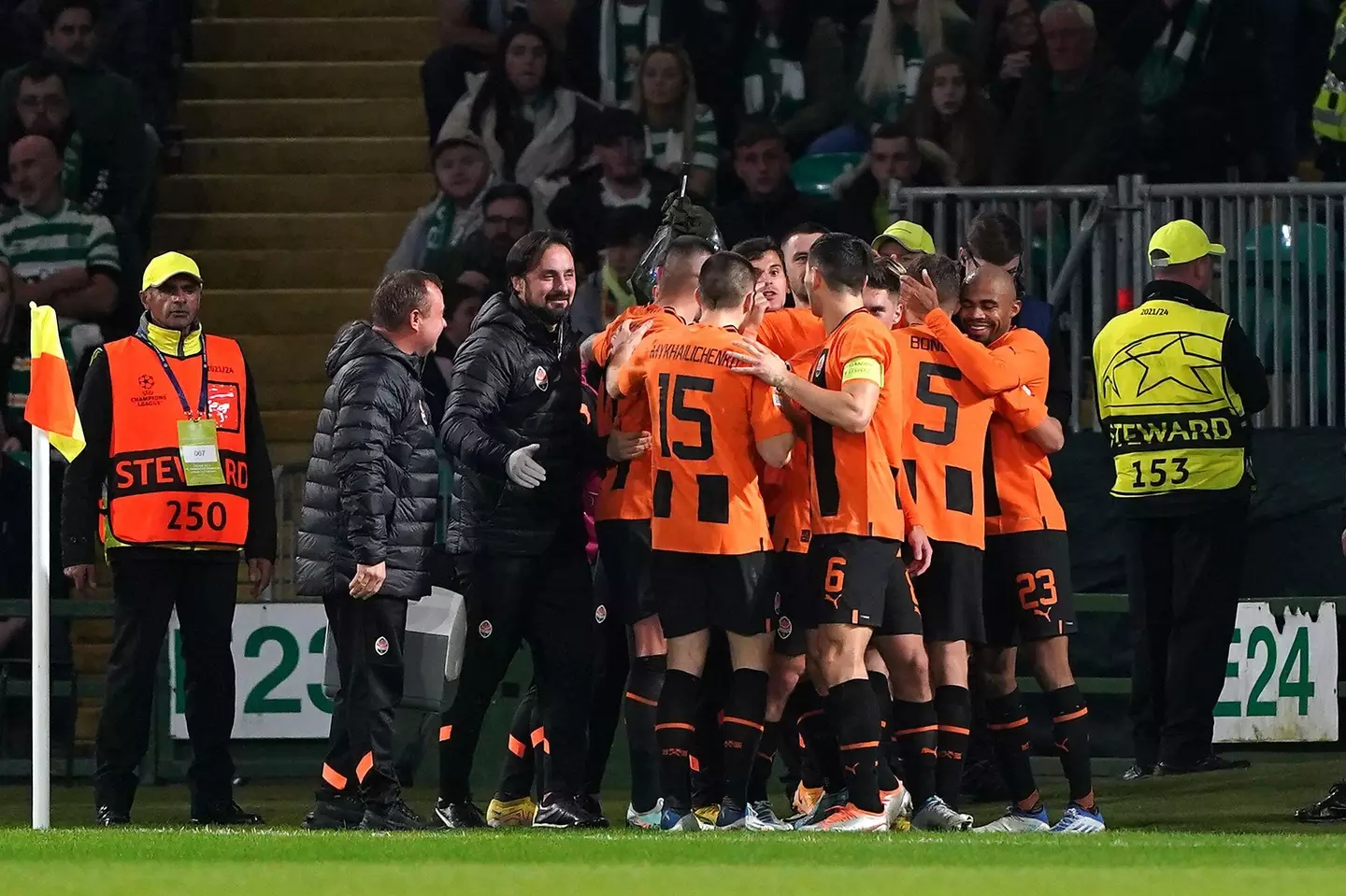 Shakhtar players celebrate Mudryk's opener. (Image