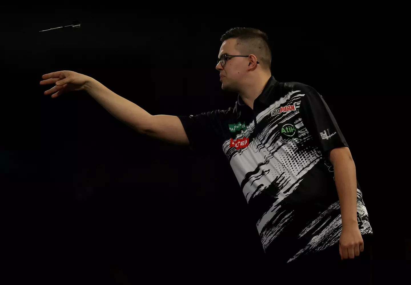 Van Veen has struggled with dartitis. Image: Getty