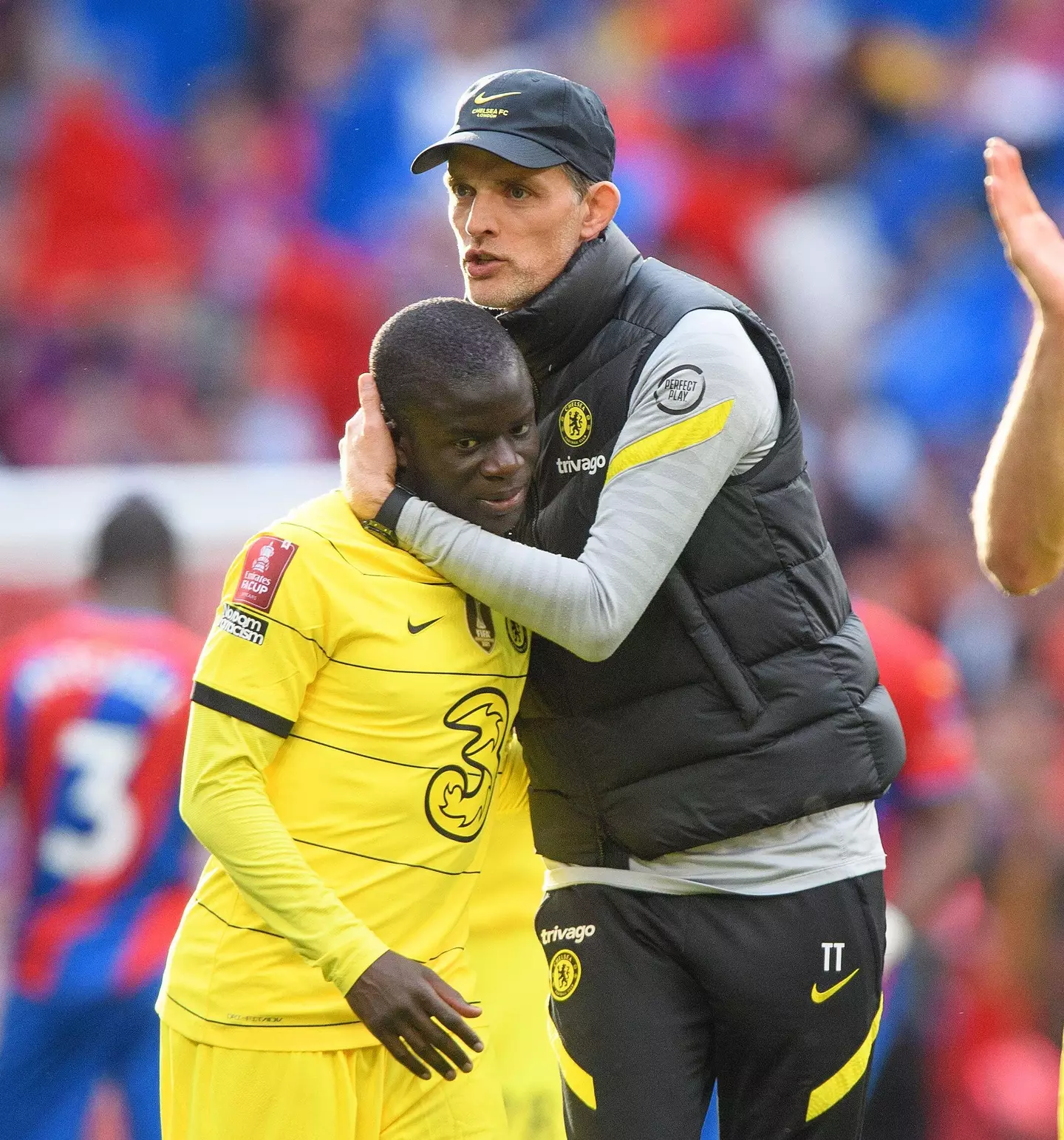 Chelsea Manager Thomas Tuchel embraces N'Golo Kante after the FA Cup Semi-Final. (Alamy)