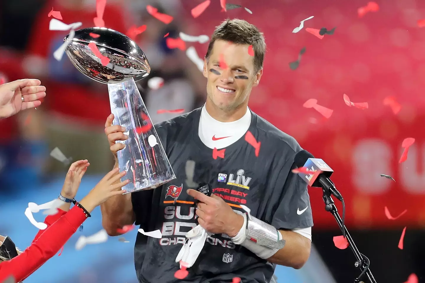 Tom Brady holding the Lombardi Trophy. Image: Icon Sportswire / Contributor via Getty