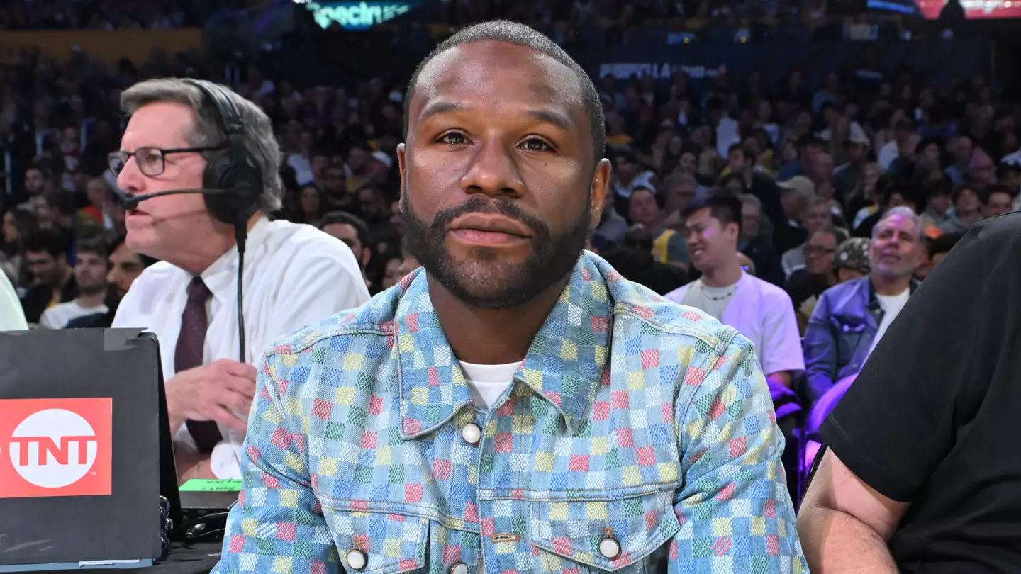 Bizarre reason why Floyd Mayweather refuses to let bodyguards travel on his private jet