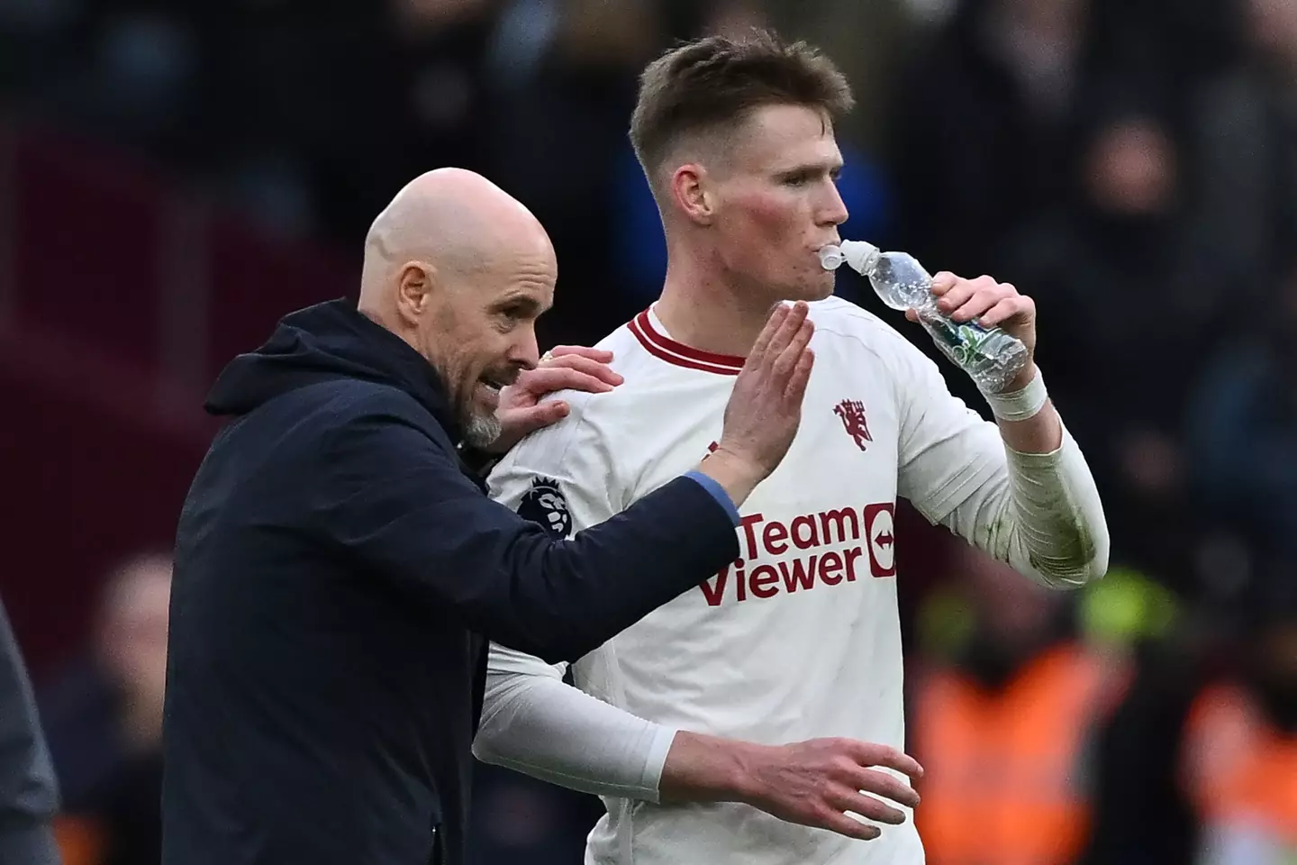 Erik ten Hag gives instructions to Scott McTominay. Image: Getty