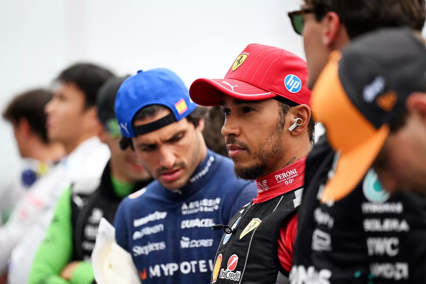 Carlos Sainz and Lewis Hamilton. Image: Mark Sutton - Formula 1 / Contributor via Getty