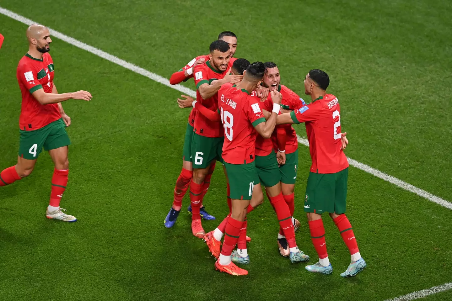 En-Nesyri celebrates with his teammates. (Image