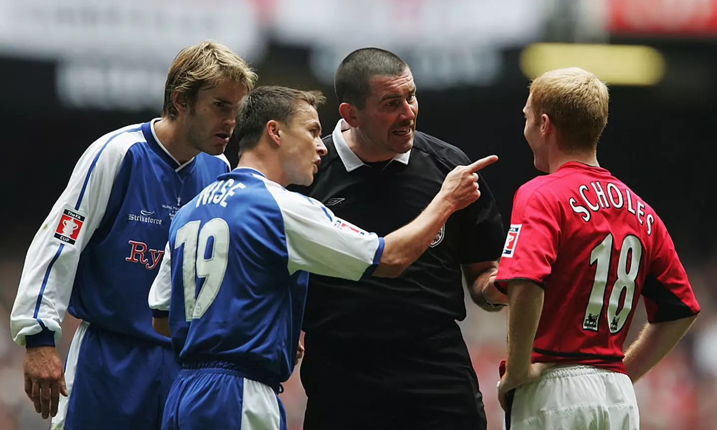 Dennis Wise and Paul Scholes faced eachother in the 2004 FA Cup final (Credit:Getty)