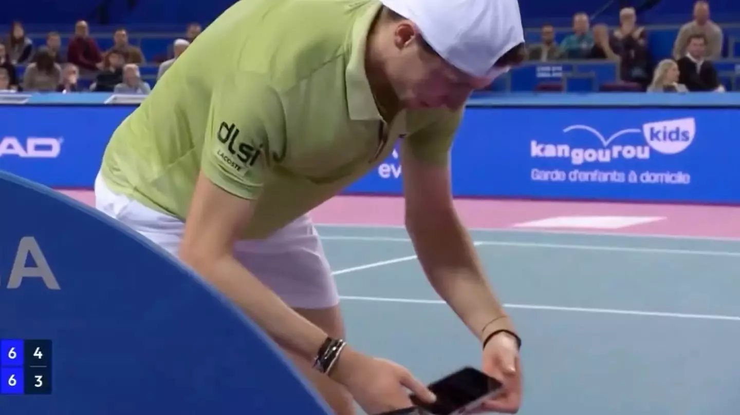 Tennis Star Bizarrely Stops to Check Phone Mid-Match Before Losing Every Point
