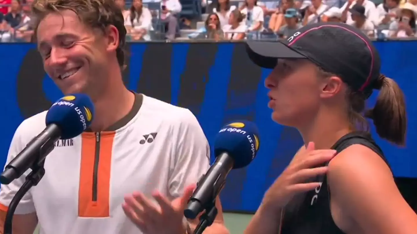 Iga Swiatek calls out US Open doubles partner and corrects him during post-match interview